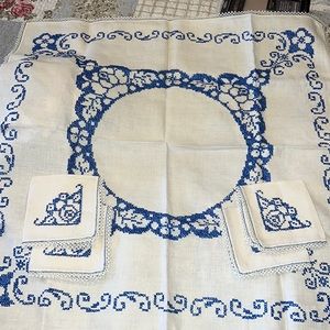Cross stitch vintage tablecloth & napkins luncheon bridge set